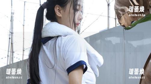 浅安安 静静地,打开浅安安的美图,每一张都似乎在说:“快来试试我的甜心魔力!”