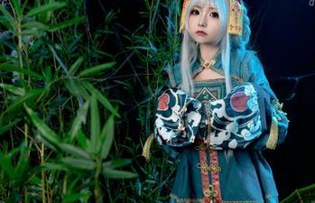 爆机少女喵小吉的最新作品，你见过这么时髦的修女吗？