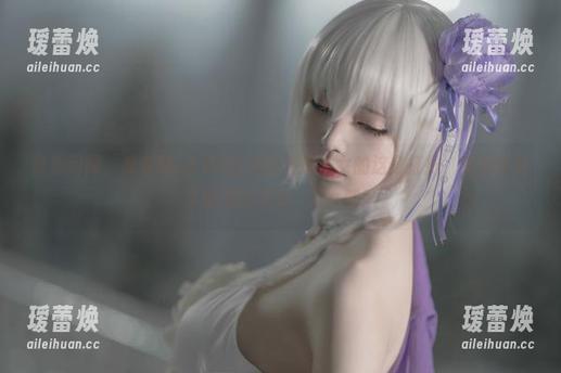 真想问问，爱老师_PhD的美图里剑圣女的这身打扮，到底借鉴了哪里的灵感，这么赞！