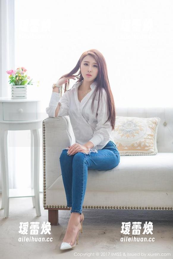 爱蜜社 - 免费的图片大集合！杨晨晨sugar的制服照不仅好看，还超逗趣