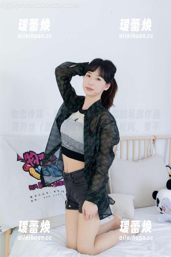 物恋传媒 - 脚尖略透视：嘟嘟的私房作品薄肉丝（脚尖透明款），走轻松风，要不要穿条透明裙子？