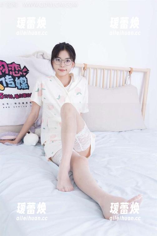 物恋传媒-菜菜 物恋传媒 - 菜菜的可爱在网络上蔓延,谁能抗拒这种美图的吸引力?