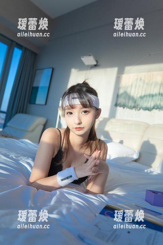 神乐坂真冬又来泼冷水了，“想你的夜”cos更新，我就是好奇她究竟在想谁啊。