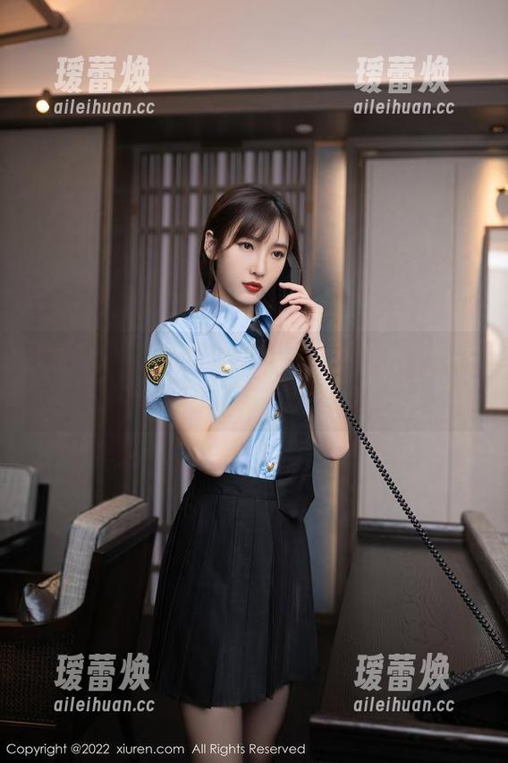 秀人网-Zoe柚柚 秀人网 - Zoe柚柚的无圣光写真,瞧瞧这种“女友”的闲适。