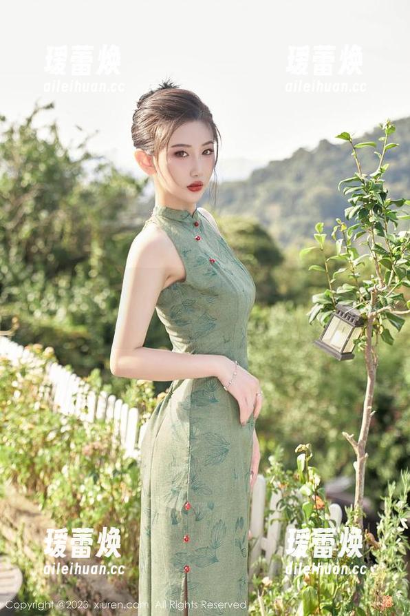 秀人网-e宝小野猫 秀人网 - 看e宝小野猫旗袍美图,我突然有种要参军的冲动!真的,复古风吗?