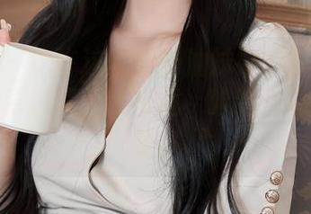 秀人网 – 也许这就是奶油妹妹的裤里丝图包，分享过程无比有趣，哈哈，真是个精灵！