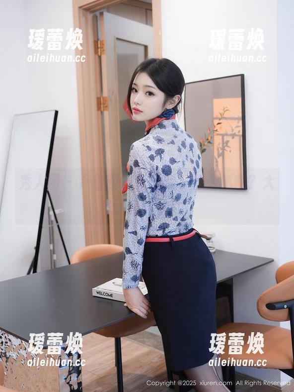 秀人网 - 尹甜甜最新图包，什么秘密？大波动前的静默！
