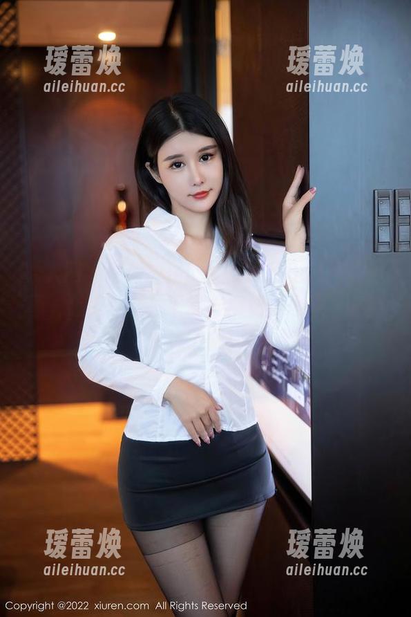 秀人网 - 弯曲的浴缸，徐莉芝Booty的原图，怎能这么把平常弄得别出心裁，太会玩了吧！