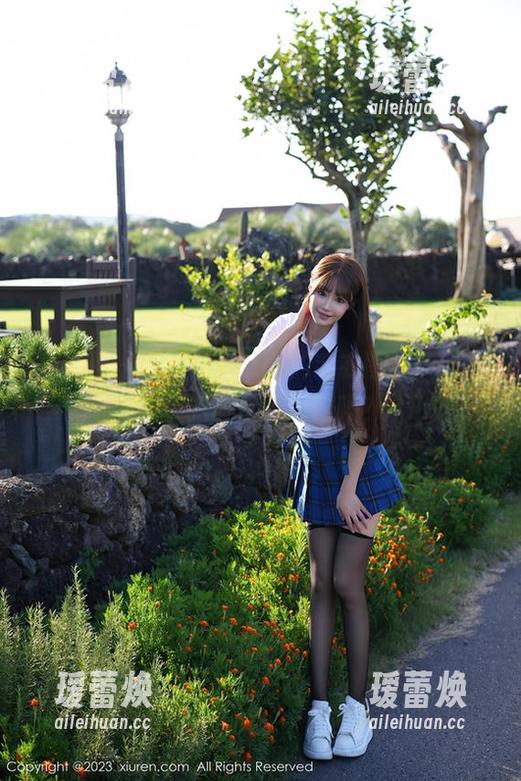 秀人网-月夕Lily 秀人网 - 精选月夕Lily的毛衣图集:你确定你只是想看衣服吗?