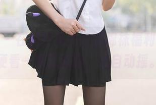 秀人网 – 在月野兔美妞的棉袜福利里，随便看一眼就溜腿，心自动摇。