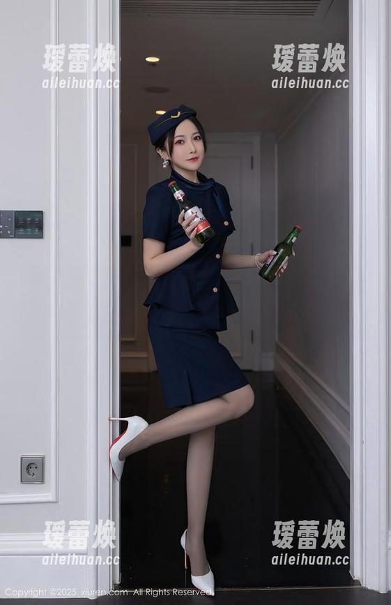 秀人网-桓淼淼 秀人网 - 这不是普通的夏天,美图图集上游动着桓淼淼的清凉气息!