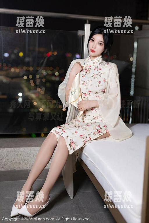 秀人网-白沫 秀人网 - 不问为什么,白沫的职业装更新写真集又让人无奈地再次翻阅