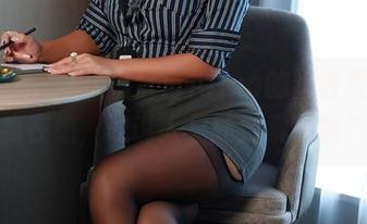 秀人网 – 每次看白白Alina的豹纹写真，我在想，谁说人只能穿素色呢？