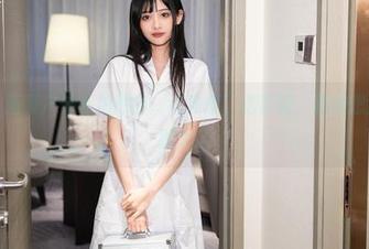 秀人网 – 蓝夏户外私拍原图：这角度，这姿势，我的想法好像在胀大。