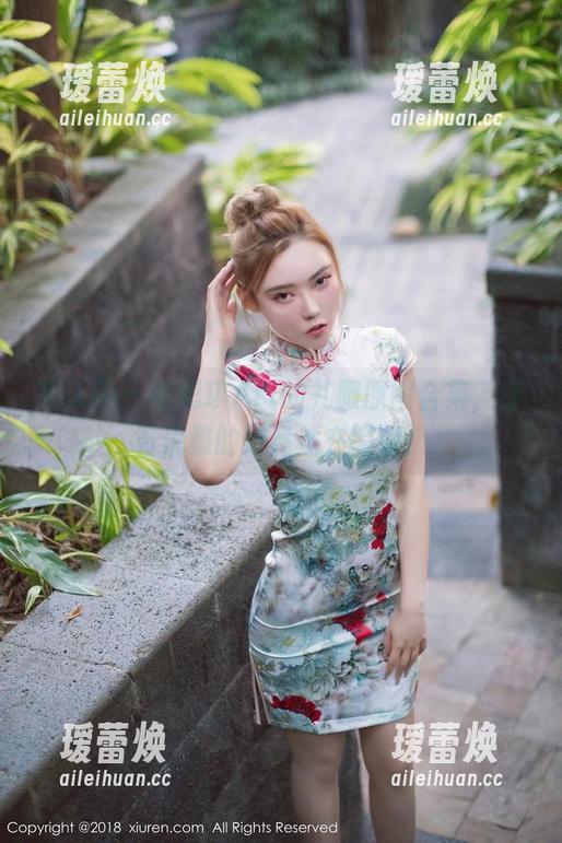 秀人网 - 陈思琪Art的礼服原图合集，穿着优雅的她竟然在撒娇！