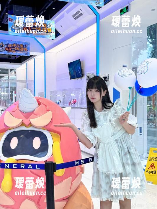 秋山AkI“教书”的高清写真：根本停不下来的课堂“花絮”！