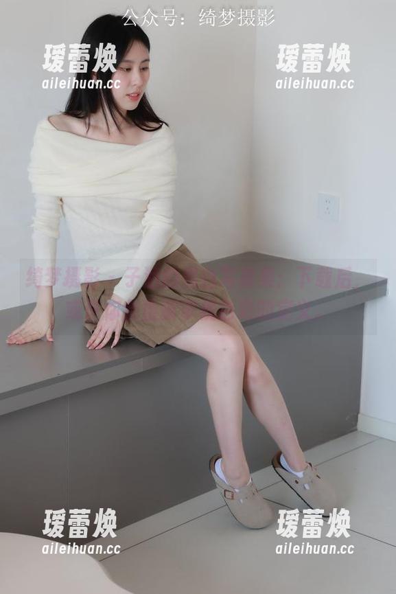 绮梦摄影-子涵 绮梦摄影 - 子涵的黑白写真集:下载后,或许你会重新审视色彩的定义。