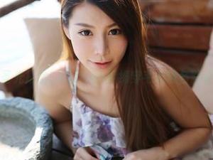 美媛馆 – 无圣光打脸，Carina梦绮穿毛衣被各路小动物围着！