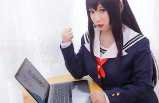 胡桃喵的游泳秘籍：无圣光写真中的欢乐套路。