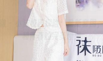 袜啵啵 – 小沫校园探险：最新套图，书本和青春的完美碰撞