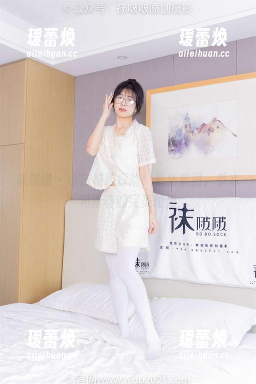 袜啵啵 - 小沫校园探险：最新套图，书本和青春的完美碰撞