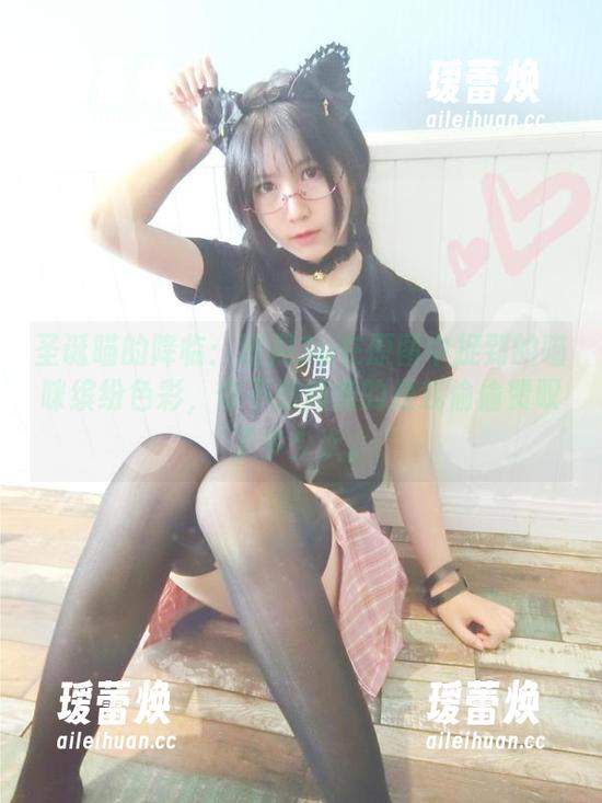 逐月Su 圣诞喵的降临:逐月Su在原图中捉到的喵咪缤纷色彩,你不想知道的是我偷偷赞叹了多少次。