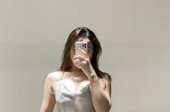 微密圈 – 这个红裙合集，铁锤姐姐到底是用心还是随性啊？