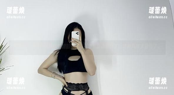 微密圈 - 我竟然被铁锤姐姐的空姐写真集更新给吸引了！这种风格太独特了。