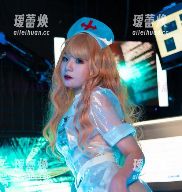 高清中的牛仔裤，青水百合子把cos特点演绎得真特别。