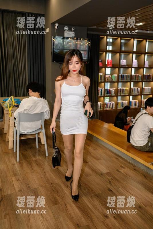 魔镜街拍 - 听说艾小青在漫展轰动，全是因为这组套图？！