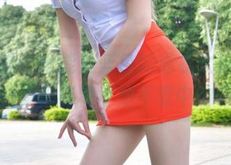 魔镜街拍 – 可能是蓝色的泳衣太抢眼，芝芝整个合集都有种不知不觉中的吸引力。