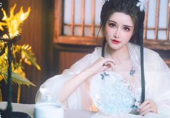 照片背后，鹿八岁baby与碧蓝有默契，原图让你想多了吧