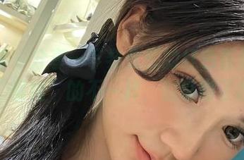 微密圈 – 分享一下黎允熙的红色蕾丝，有点“清纯”的不一样，别瞎掰了我。