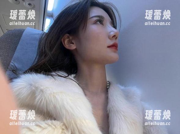微密圈 - 黎允熙比基尼图集：每一帧都在问你，这身材是真实的吗？