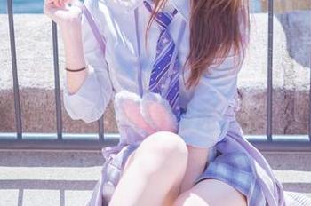 年上彼女的橙色泳装风波——黑川美图合集，值得翻阅。
